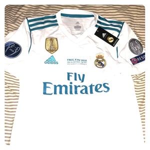 Real Madrid 13 Champions Jersey size M